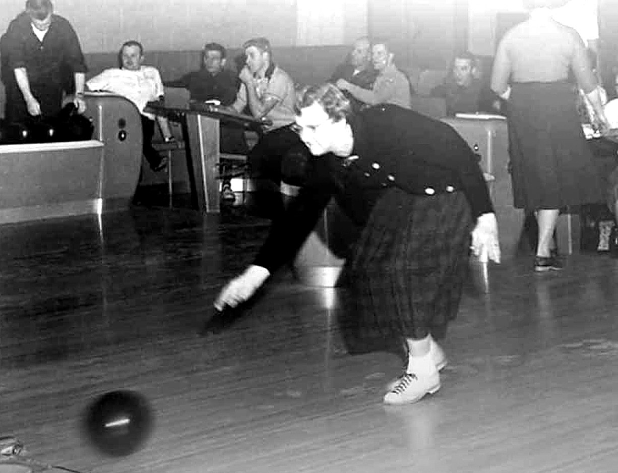 A bowler on the lanes at Midway in its early years